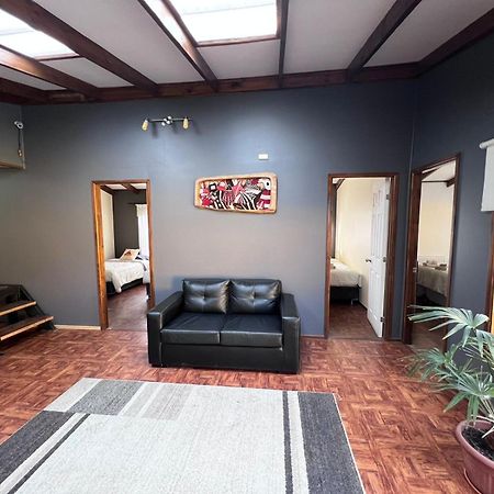 Sheuen Patagonia Hostel Puerto Natales Ngoại thất bức ảnh