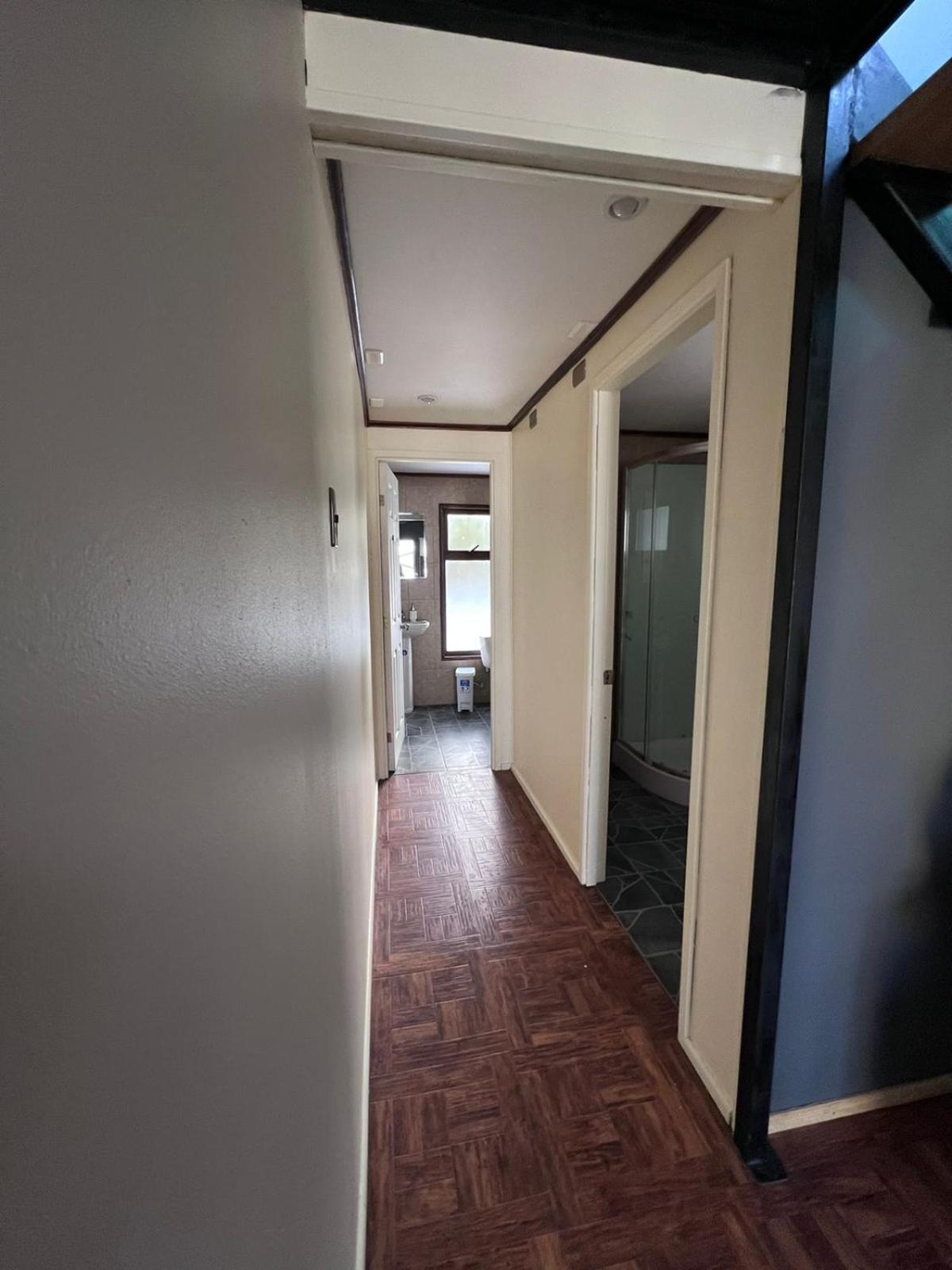 Sheuen Patagonia Hostel Puerto Natales Ngoại thất bức ảnh