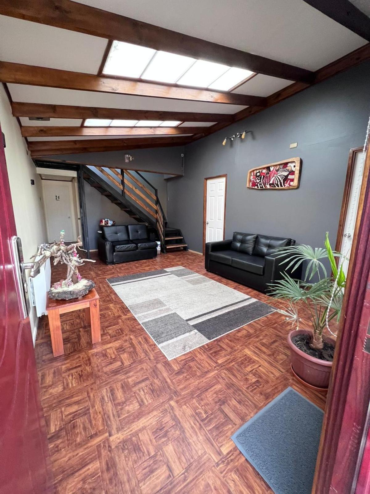 Sheuen Patagonia Hostel Puerto Natales Ngoại thất bức ảnh