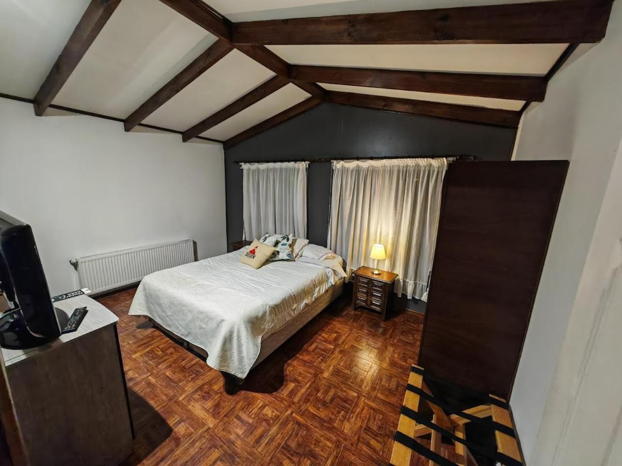 Sheuen Patagonia Hostel Puerto Natales Ngoại thất bức ảnh