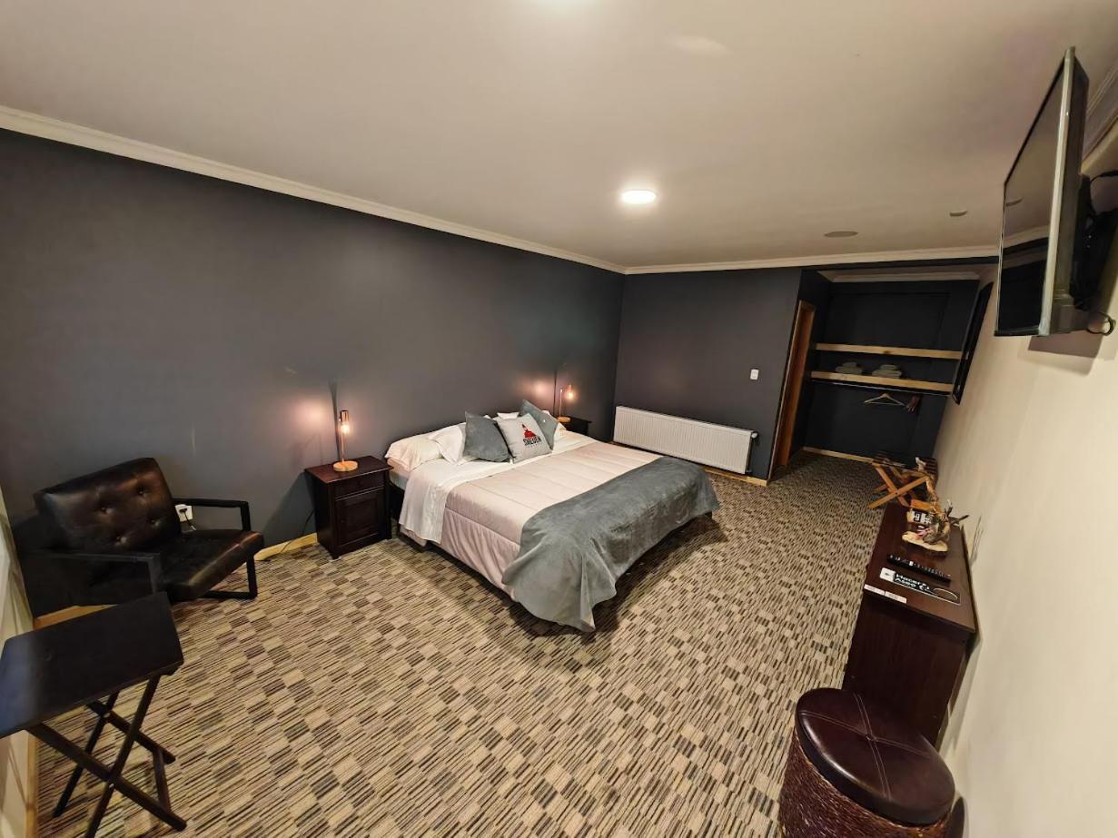 Sheuen Patagonia Hostel Puerto Natales Ngoại thất bức ảnh