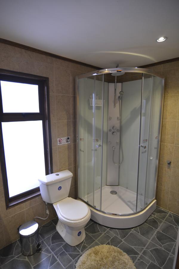 Sheuen Patagonia Hostel Puerto Natales Ngoại thất bức ảnh