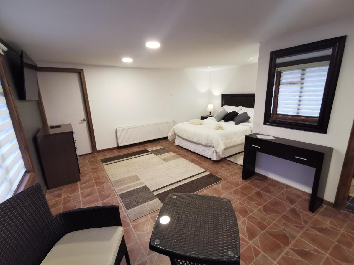 Sheuen Patagonia Hostel Puerto Natales Ngoại thất bức ảnh