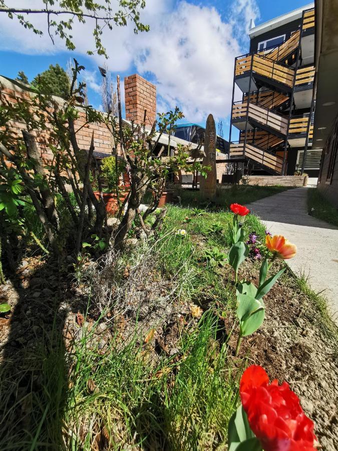 Sheuen Patagonia Hostel Puerto Natales Ngoại thất bức ảnh